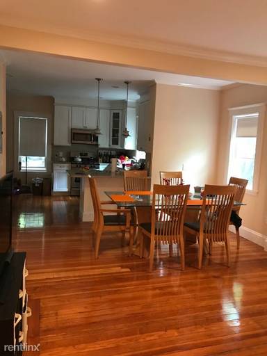 Main picture of 52 Maple Ave