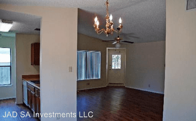 Main picture of 8439 Forest Ridge Dr