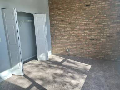 Main picture of 6201 S Rhodes Ave