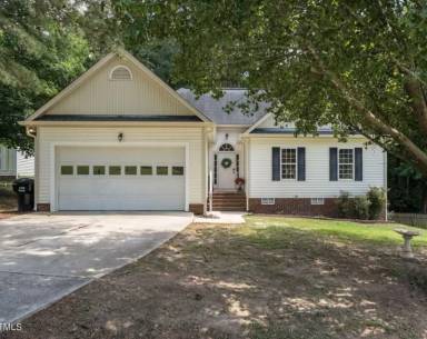 Main picture of 102 Ashton Ct