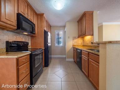 Main picture of 698 Roaring Dr