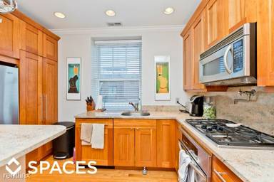 Main picture of 3614 N Bosworth Ave