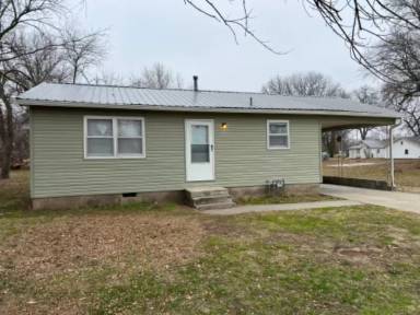 Main picture of 802 E 9th St