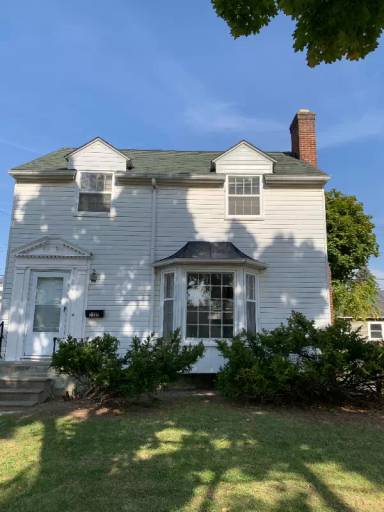 Main picture of 2317 E Court St