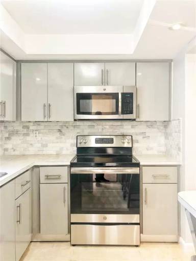 Main picture of 10907 SW 88th St