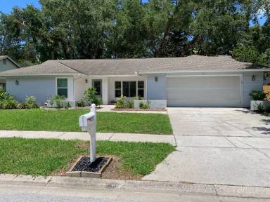 Main picture of 231 Arbor Dr E
