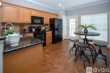 Main picture of River Oaks Townhomes