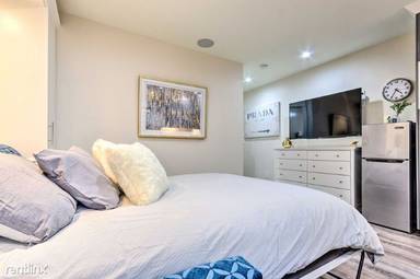 Main picture of 43 E Chestnut St