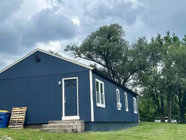 Main picture of 8255 Lakeview Dr