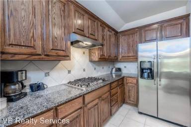 Main picture of 10701 Troutt Dr