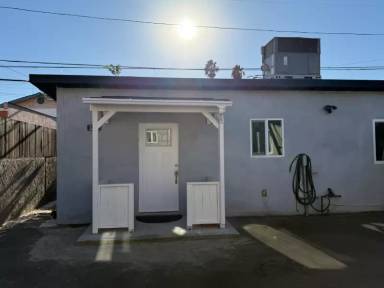 Main picture of 3296 Atwater Ave