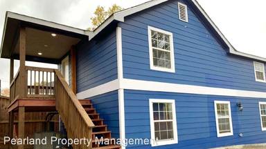 Main picture of 223 N Adams St