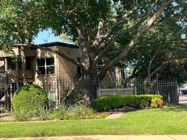 Main picture of 10432 High Hollows Dr
