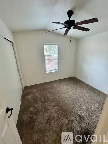 Main picture of 11413 Oak Creek Dr
