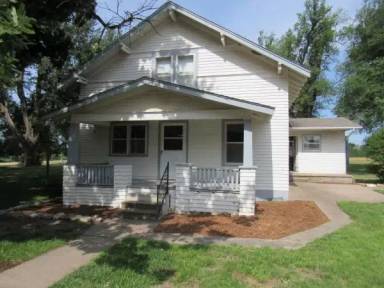 Main picture of 2740 Comanche Rd