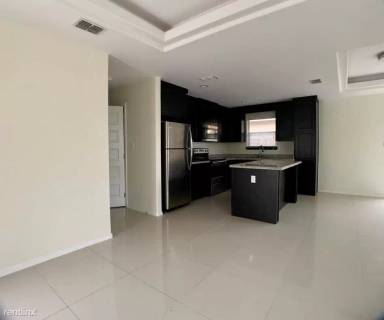 Main picture of 2113 Taxco Ct