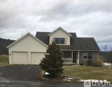 Main picture of 35 Windward Ln