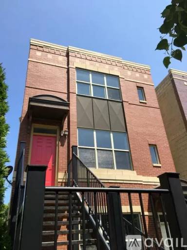 Main picture of 2434 W Harrison St