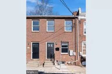 Main picture of 723 E 10th St
