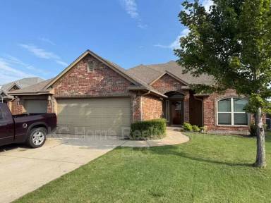 Main picture of 1909 NE 32nd St