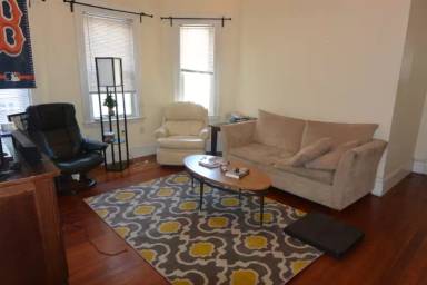 Main picture of 36 Brackett St