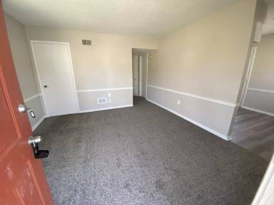Main picture of 107 E Sunrise Dr