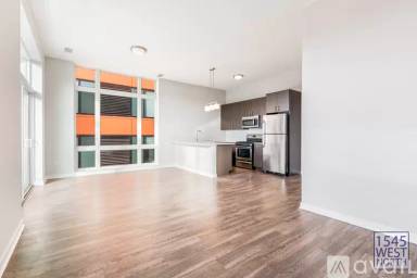 Main picture of 1545 W North Ave