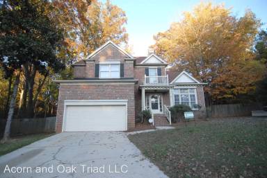 Main picture of 5 Whispering Ct