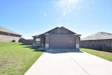 Main picture of 2808 Camp Cooper Dr