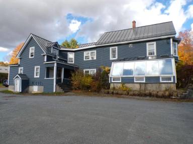 Main picture of 227 Main St