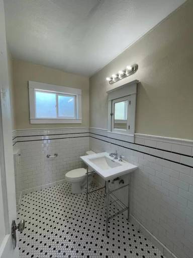 Main picture of 1443 Worden Ave