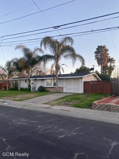 Main picture of 2498 Krueger Dr