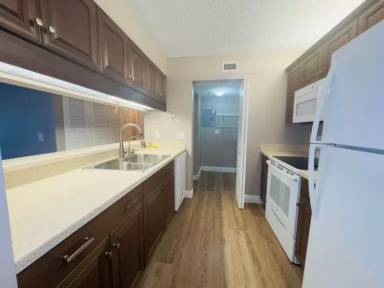 Main picture of 13771 Oneida Dr