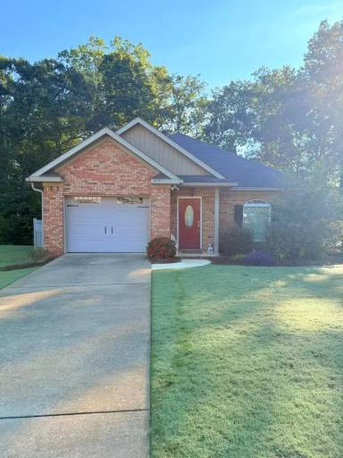 Main picture of 605 Waverly Pl