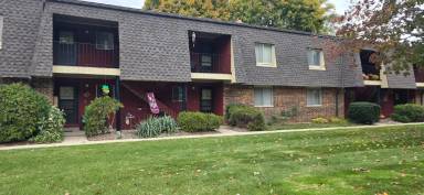 Main picture of 830 Forest Ct