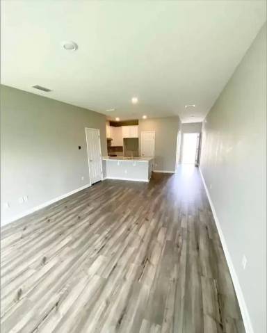Main picture of 9801 Fiddleback Ln