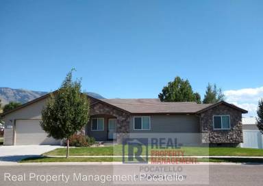 Main picture of 210 W Putnam Mountain Loop