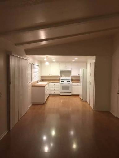 Main picture of 208 Daytona Dr