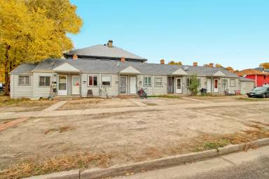 Main picture of 135 S 10th St