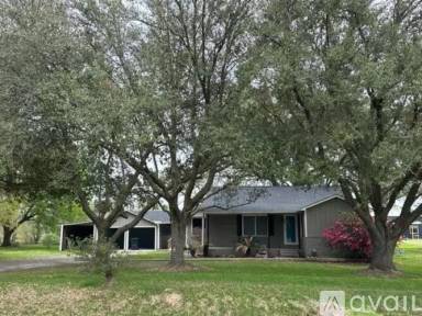 Main picture of 14595 Labelle Rd