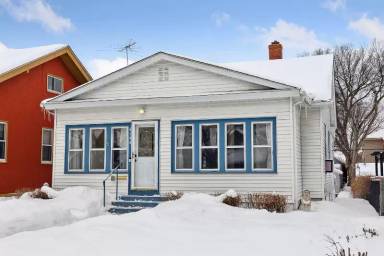 Main picture of 4144 Pleasant Ave