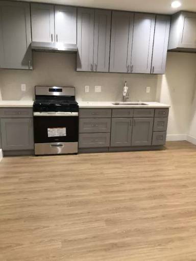 Main picture of 302 S Broadway