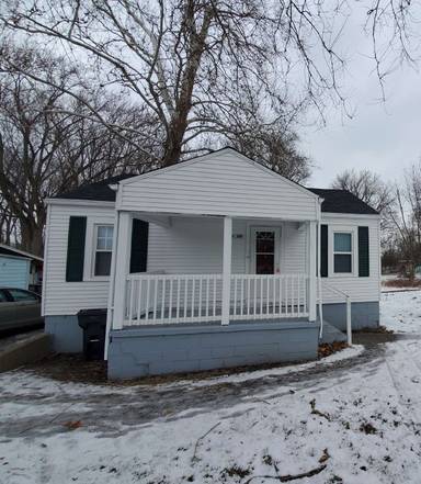 Main picture of 2008 1/2 E 38th St