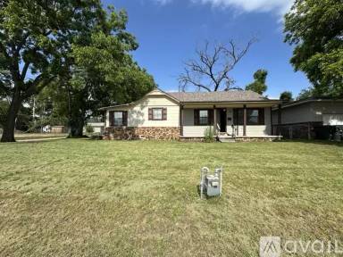 Main picture of 502 S Normal Ave