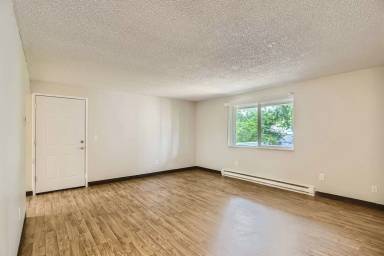 Main picture of 691 Molalla Ave