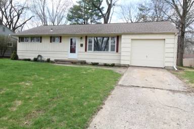 Main picture of 7434 Maple Ln