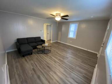 Main picture of 1267 School St