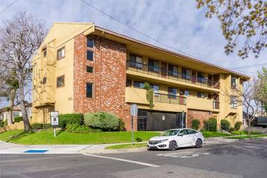 Main picture of 1501 W Victory Blvd