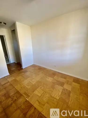 Main picture of 1702 Grand Concourse