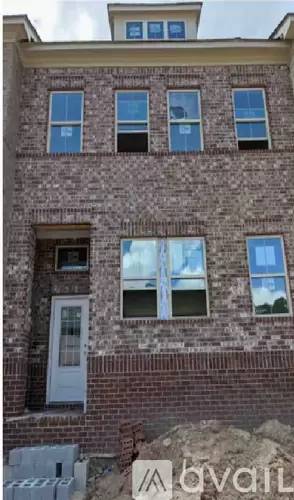 Main picture of 327 Commons Ave